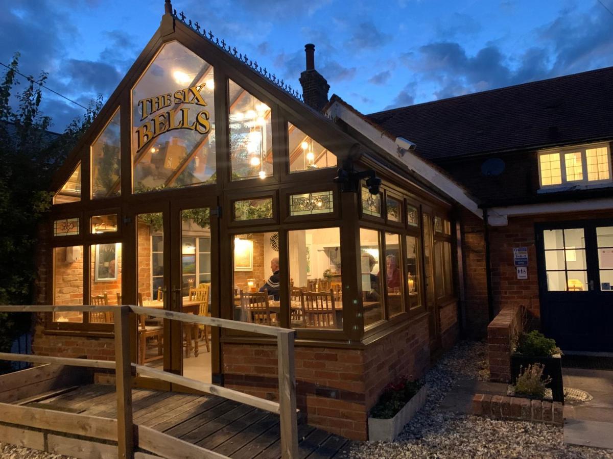 The Six Bells Hotel Beenham Екстериор снимка